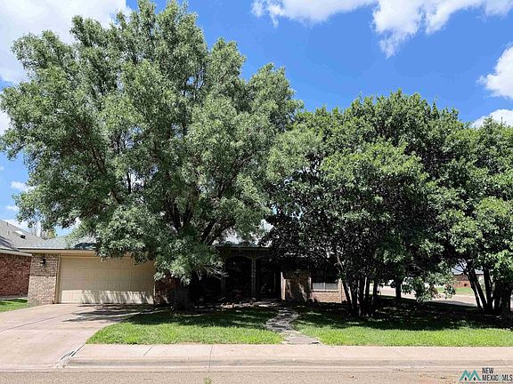 2nd image of 1212 Rosewood Dr