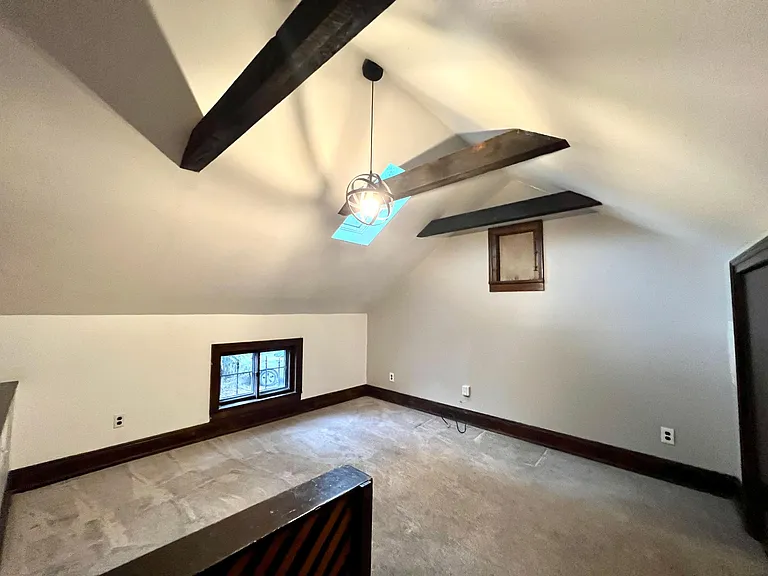 1881 W 33rd Pl — Photo 3