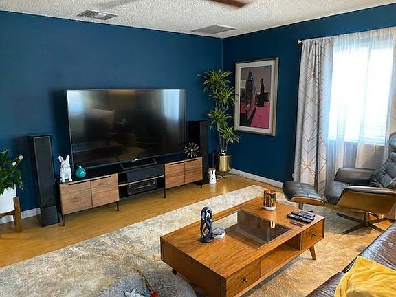 4th image of 2714 Bellevue Ave