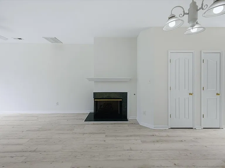 6928 Creft Cir — Photo 13