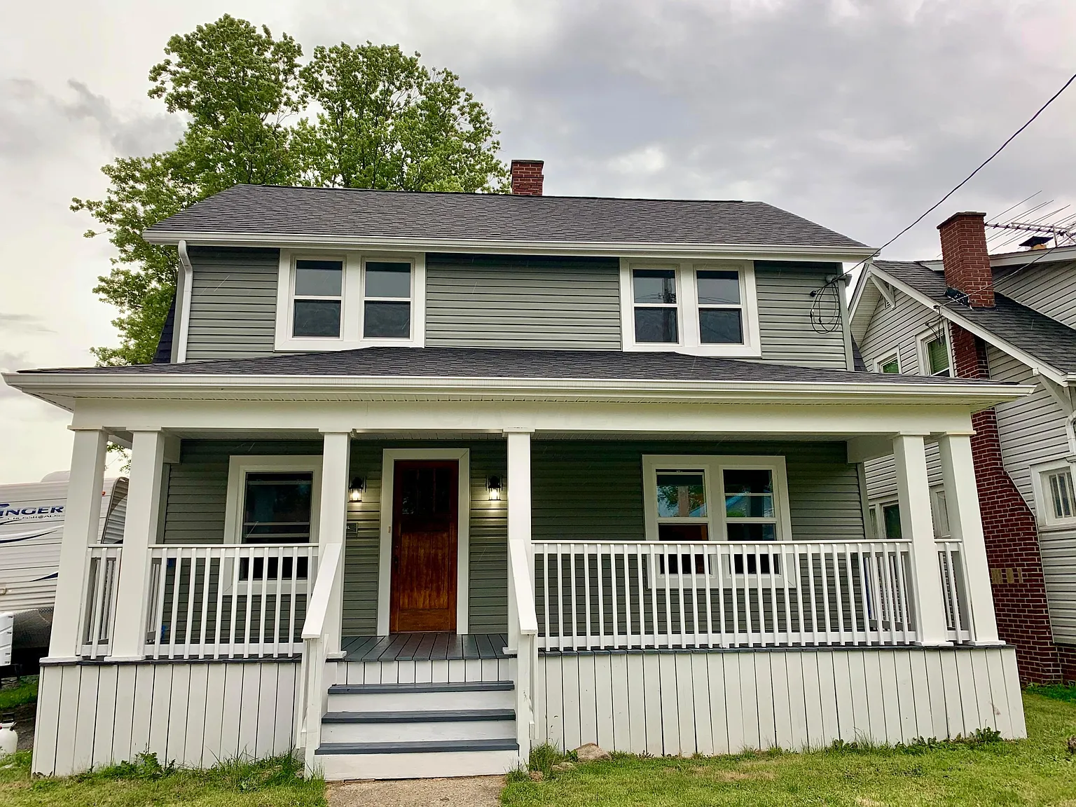 190 Forest Lawn Blvd photo 1