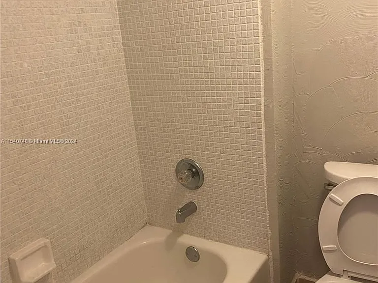 389 Lakeview Dr #101 — Photo 42