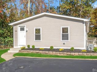 20 Fawn Run, Manalapan, NJ 07726