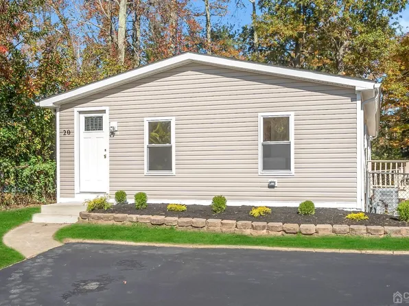 20 Fawn Run, Manalapan, NJ 07726