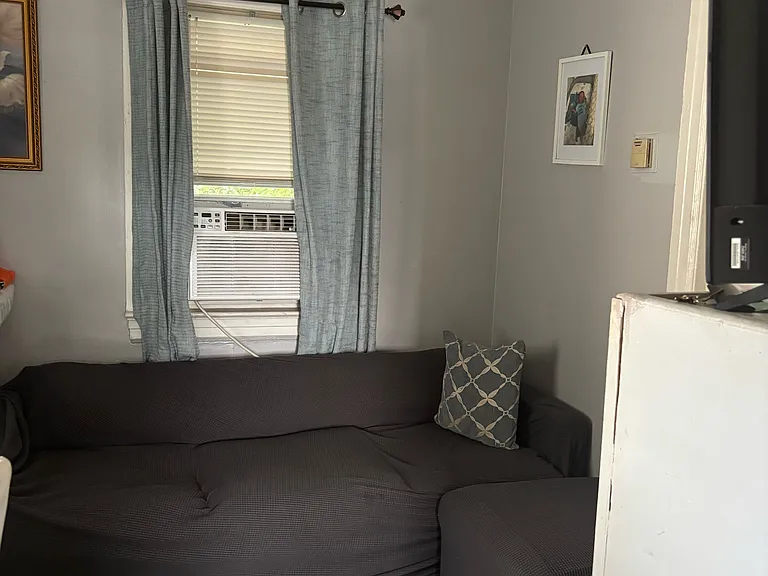 477 Miller St #5 — Photo 3