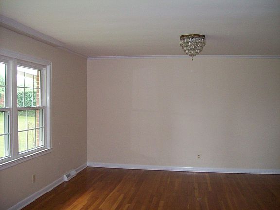 5th image of 119 Grandview Dr