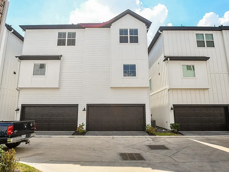 139 Eastwood St — Photo 20