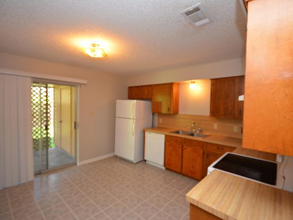 5th image of 101 Willenberg St #11