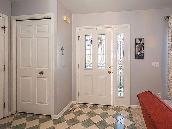 3rd image of 3736 Noble Dr