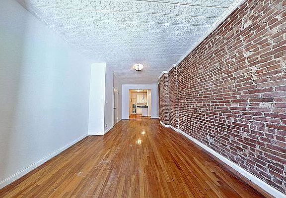 3rd image of 1748 1st Ave APT 6