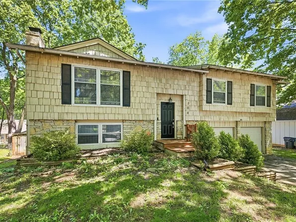 308 S Cardinal Dr, Olathe, KS 66062
