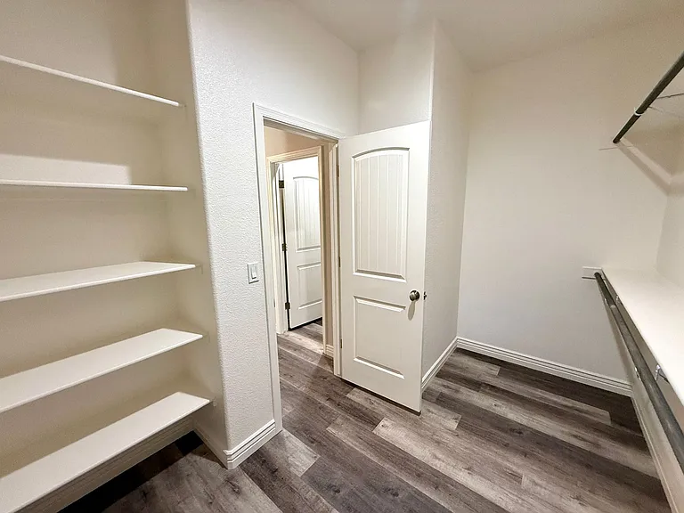 3368 N Apache St — Photo 31