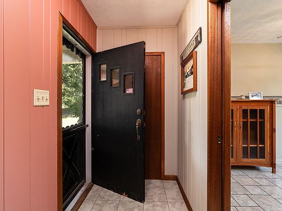 3rd image of 2916 State Road 26 W