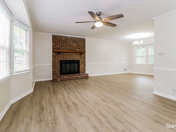 5th image of 510 Greenview Ave SE