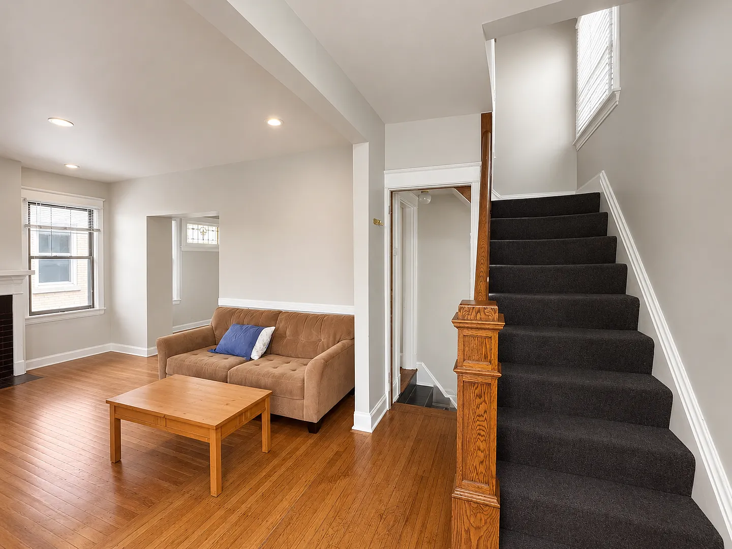 6 Bed/2 Bath Mins. from UC Campus $600/pp ($3,600/mo)! — Photo 3