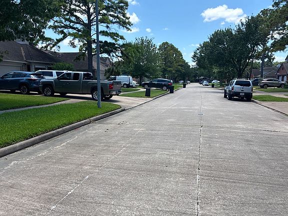 4th image of 9922 Territory Ln