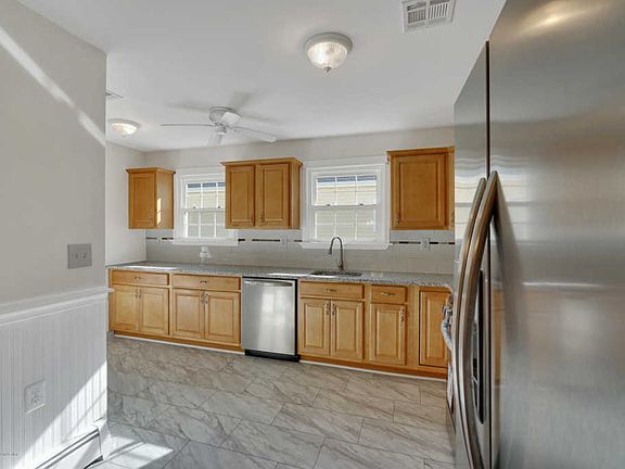 4th image of 20 Orlando Blvd