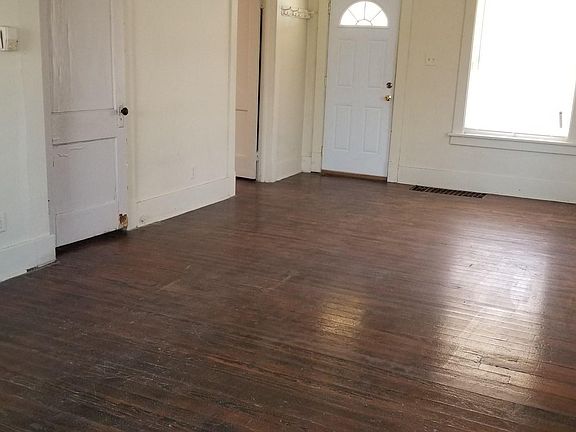 3rd image of 304 S Shore Dr
