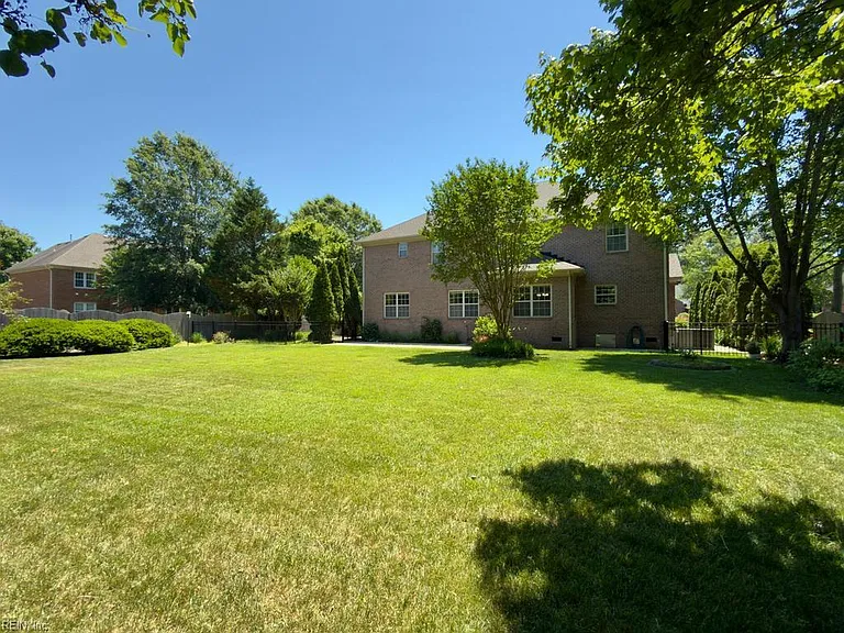 138 Greengable Way — Photo 48