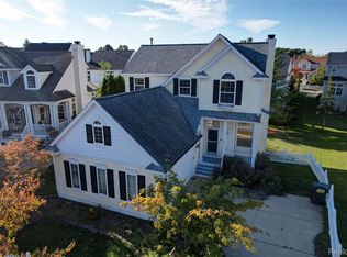 88 Champlain Blvd, Howell, MI 48843