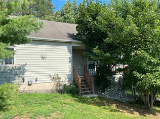 25 Hilltop Ln, Drums, PA 18222