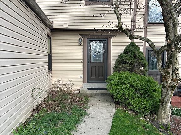 2nd image of 1117 Old Farm Rd