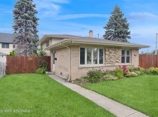 8800 44th Pl, Brookfield, IL 60513