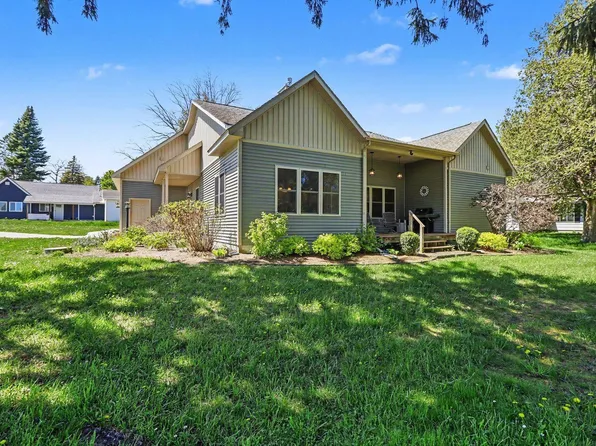7774 E State St, Central Lake, MI 49622
