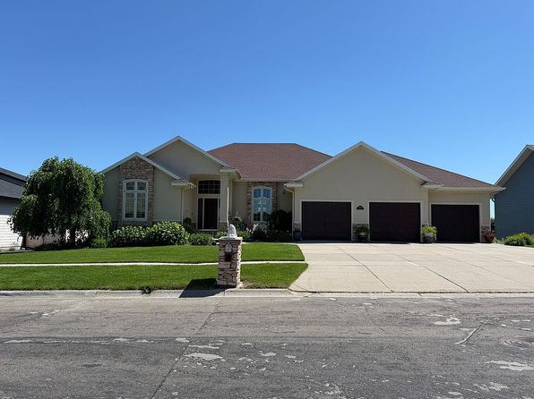 3317 Golf View Dr