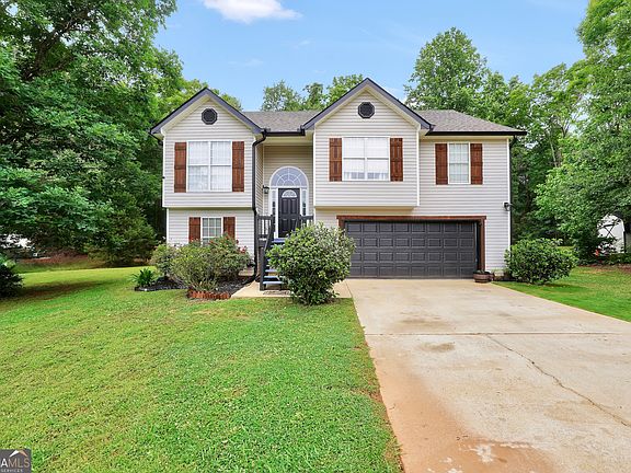 2nd image of 110 Westeria Way