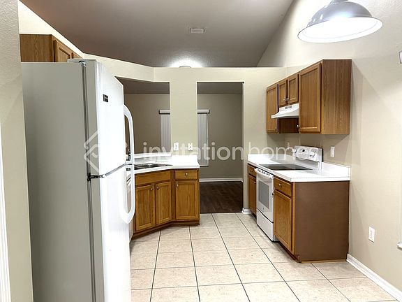 5th image of 918 Summer Breeze Dr