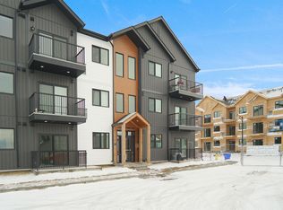 9219 228th St NW #203, Edmonton, AB T5T4N5