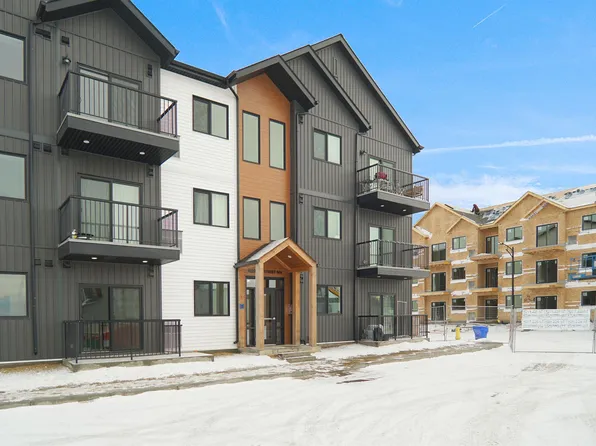 9207 228th St NW #303, Edmonton, AB T5T 4N5