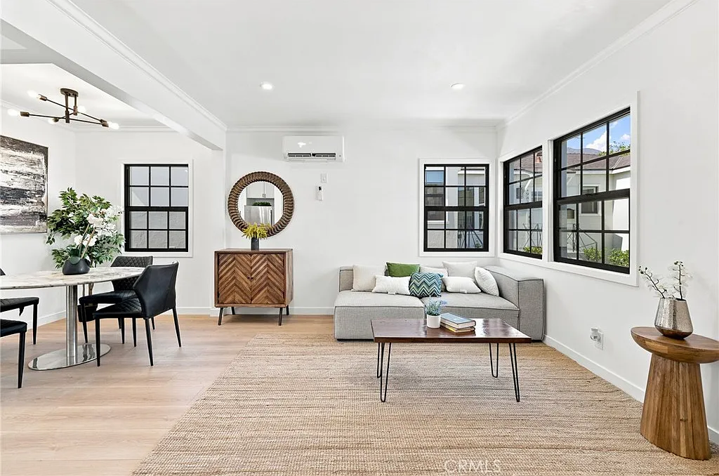 2 bed, 850 sqft, $3,200 — Photo 3