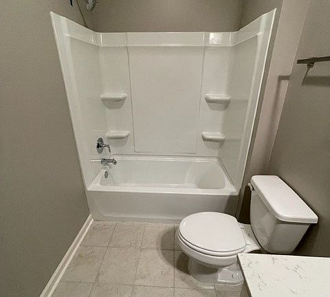 5th image of 555 E Railroad Ave #A