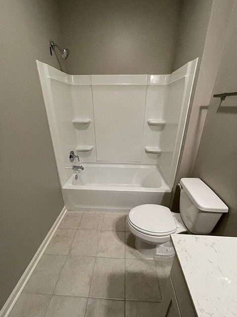 2nd image of 555 E Railroad Ave #B
