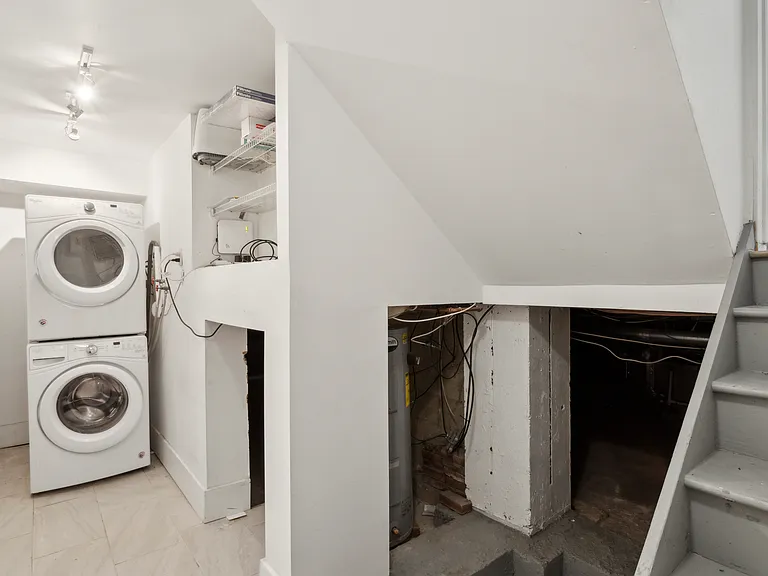 107 Lombard St #A — Photo 6