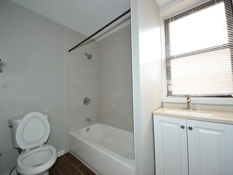 3324 S Halsted St #3F — Photo 4