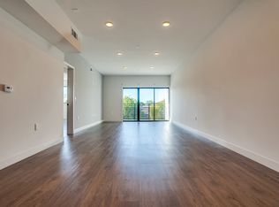 7223 Tyrone Ave #402, Van Nuys, CA 91405