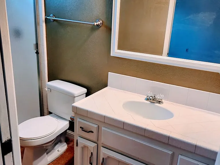 668 Victoria Way — Photo 7