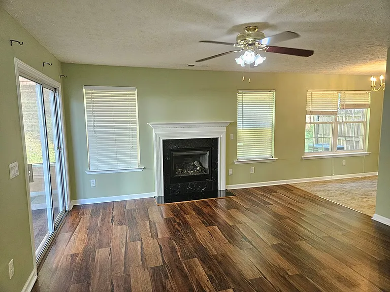 176 Oak Grove Pl — Photo 4