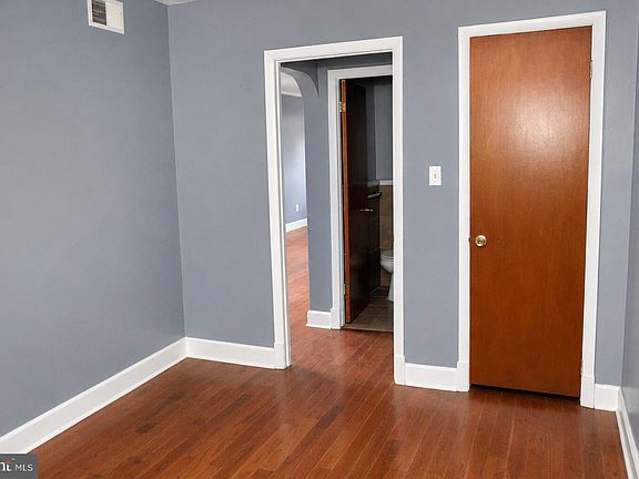 5th image of 101 Galveston Pl SW APT 4