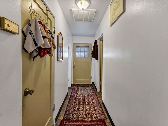 3rd image of 20 E Liberty Ave