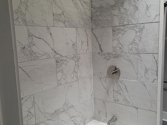 2nd image of 5514 Lansdowne Ave #3