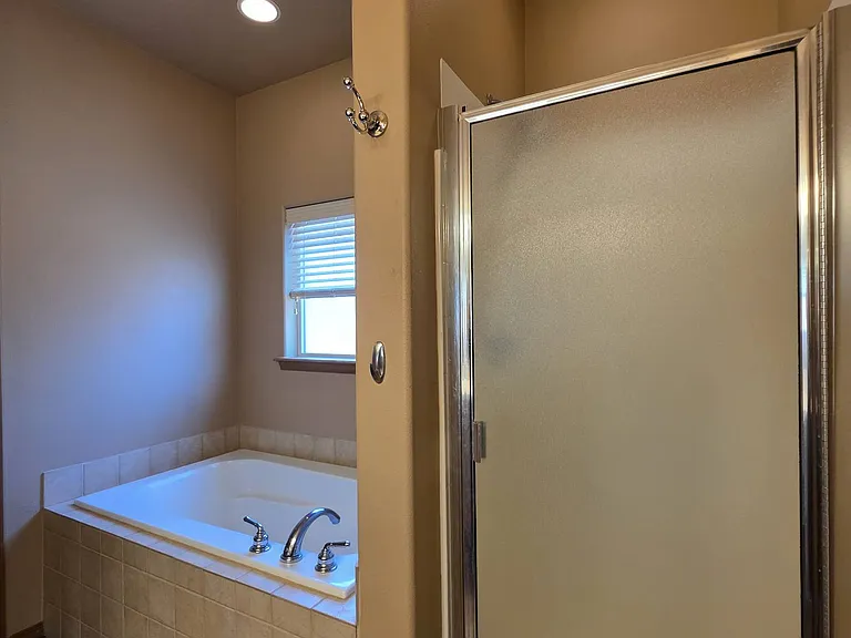 2300 Meridian Ave — Photo 15