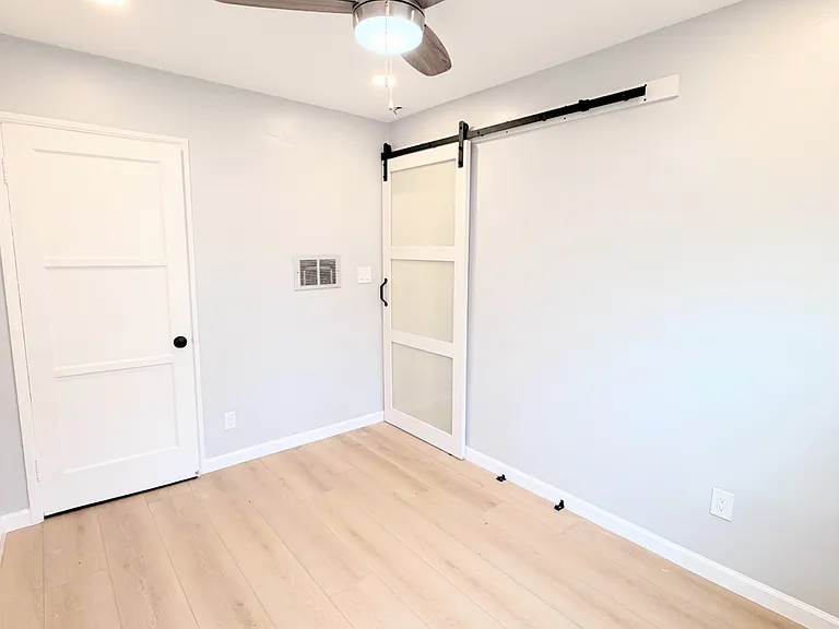 120 Bennett Ave #4 — Photo 8