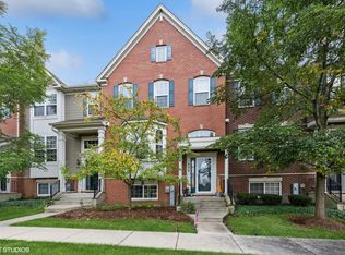 429 Town Center Blvd, Gilberts, IL 60136