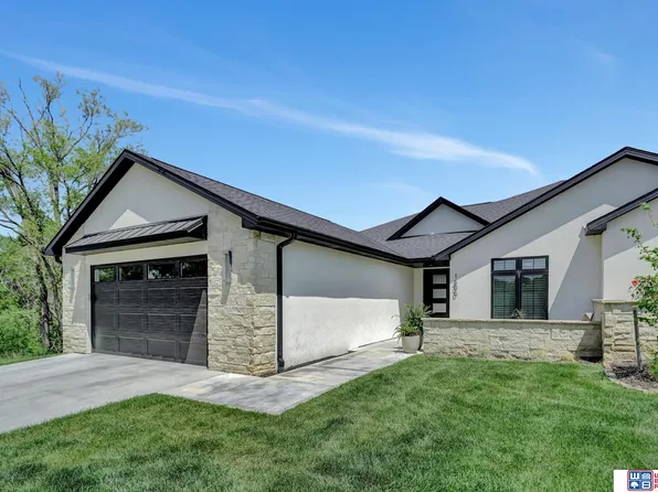 1500 S 93rd St, Lincoln, NE 68520