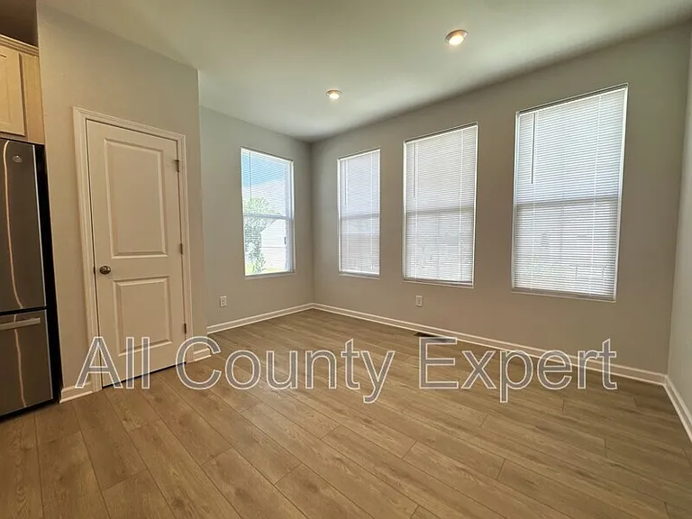 2817 Beacon Bend Xing — Photo 16