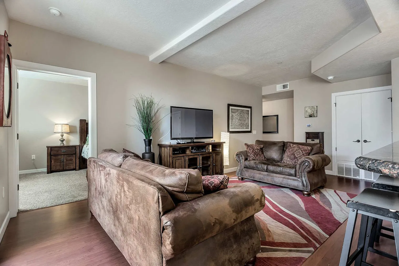 3 bed, 2.0 bath, 1442 sqft, $5,856 — Photo 3